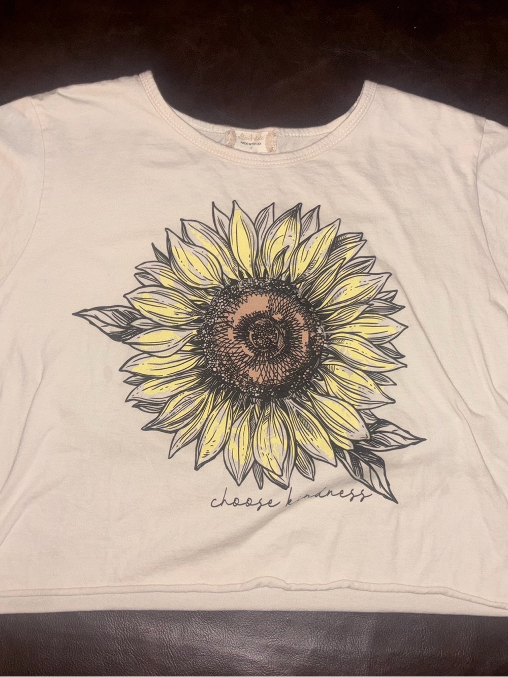 Sunflower Graphic Crop Tee - White/Yellow
Alter’d State (Cream)